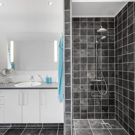 Elsi - 1-3km From The Sea By Interhome