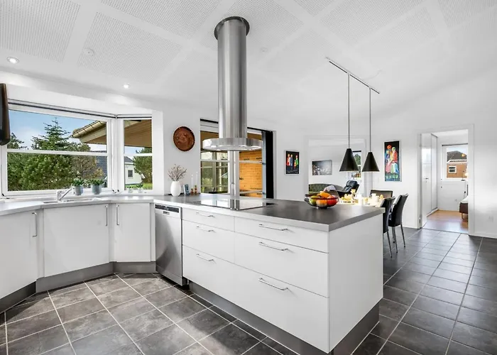 Ferienhaus Elsi - 1-3km From The Sea By Interhome Blåvand